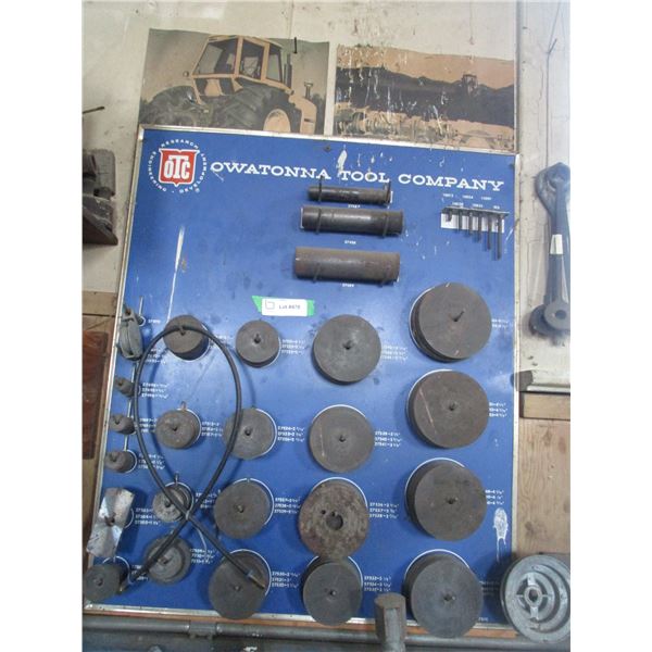 Display with bushing-seal installer