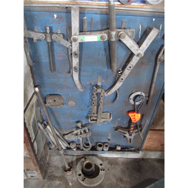 Large gear pull display