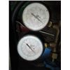 Image 3 : Air condition tools related with vacuum pump gauge
