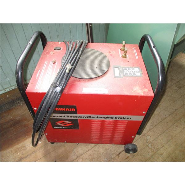 Robinair refrigerant recovery/recharging system