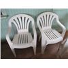 Image 2 : (4) lawn chairs - white