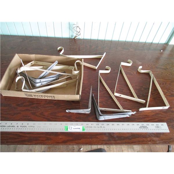wall brackets lot