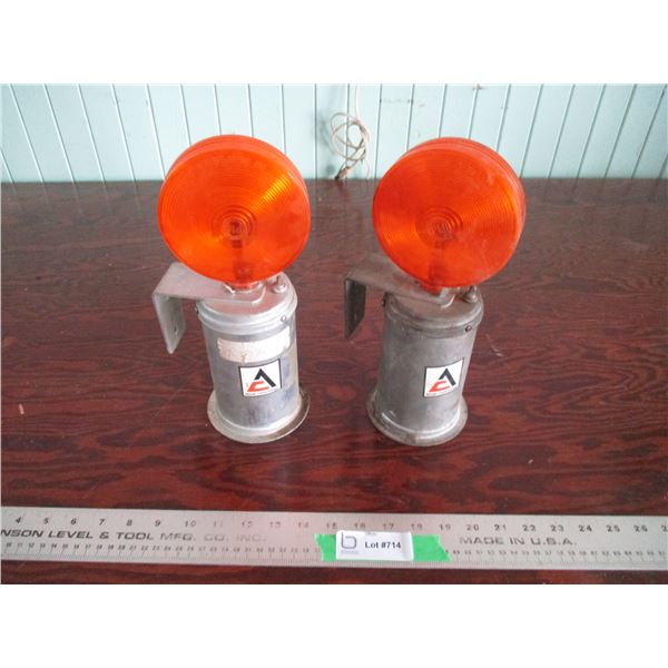 2X THE BID PRICE - Allis Chalmers warning lights