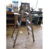 Image 1 : 5ft wooden ladder