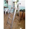 Image 2 : 5ft wooden ladder