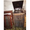 Image 1 : Victor gramophone floor model for parts with records
