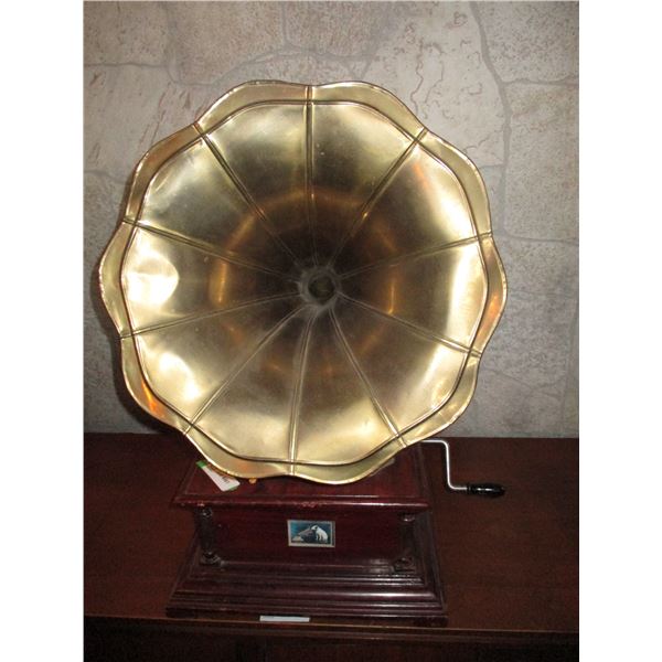 table top gramophone with horn RCA - working