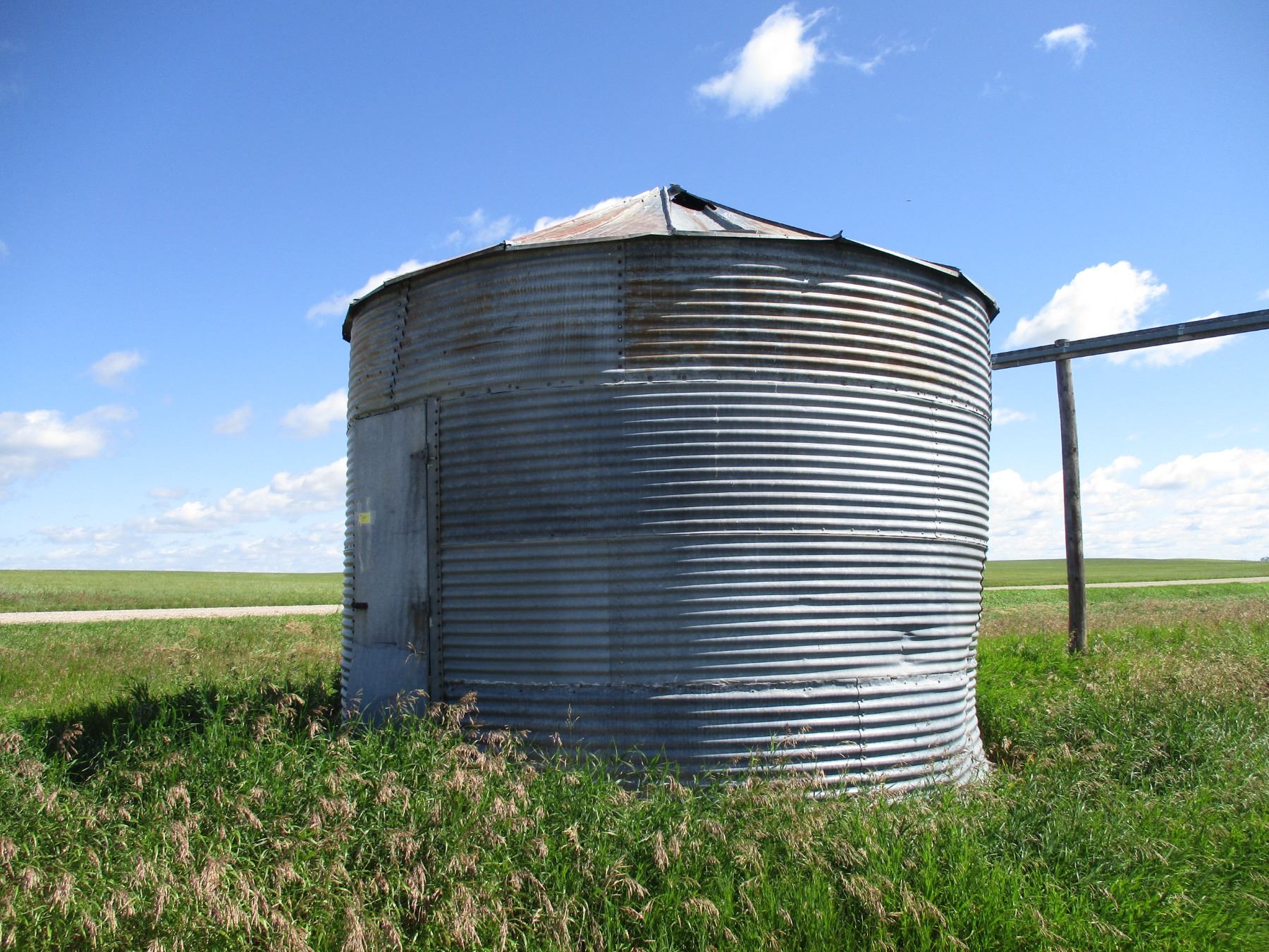 Grain bin