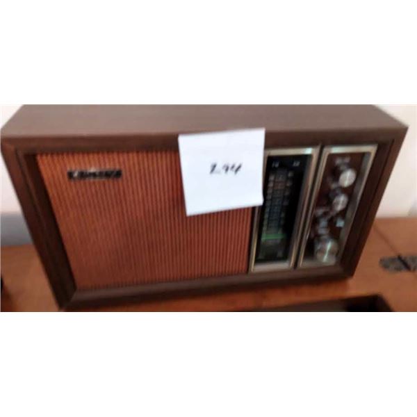 VINTAGE SONY RADIO / WORKS