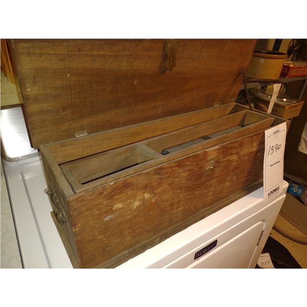 ANTIQUE TOOLBOX