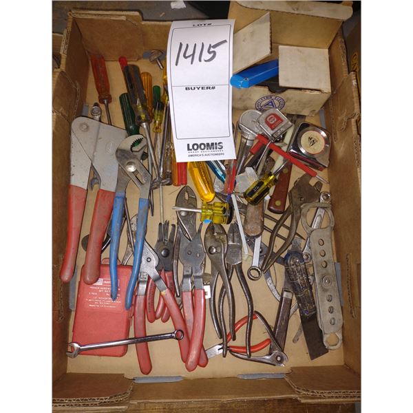 LOT OF SCREWDRIVERS, PLIERS AND OTHER HAND TOOLS
