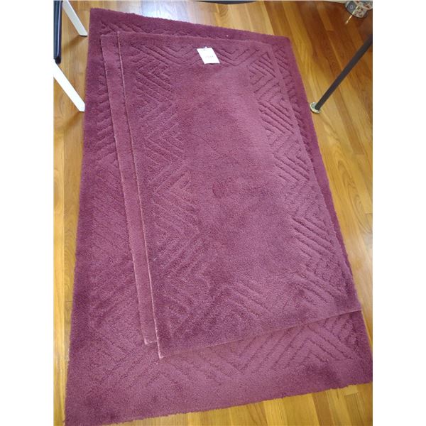 BUNDLE LOT: VANITY LAMPS / STEP STOOL / RUGS