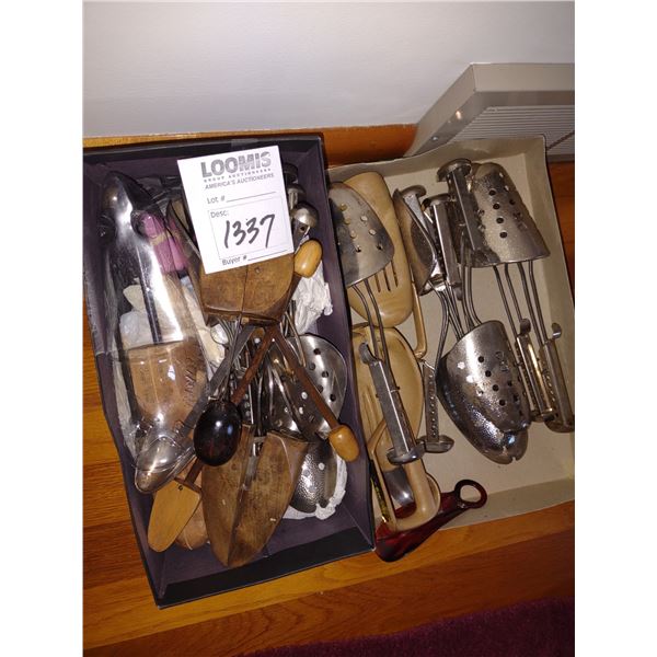 VINTAGE SHOE STRETCHER LOT