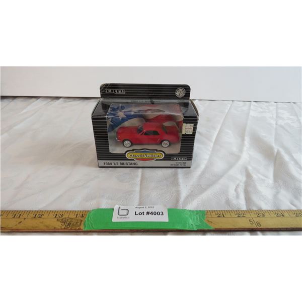 ERTL Classic Vehicles 1964 1/2 Mustang 1:43