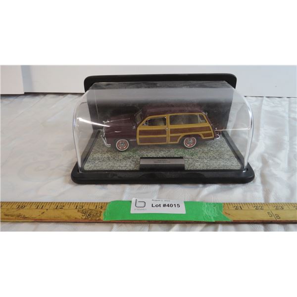 1949 Ford Woody Wagon - Diecast in case