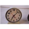 Image 4 : (3) Vintage Clocks