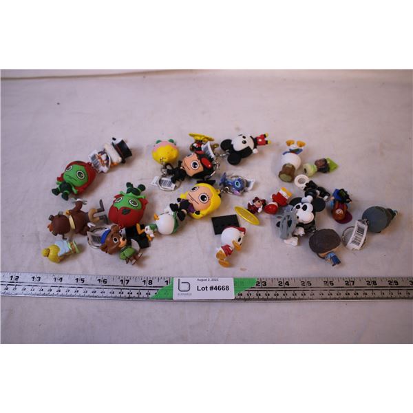 (10) Keychains (10) Toys