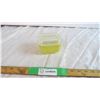 Image 1 : Pyrex 501 Refrigerator Dish - Lid has chips