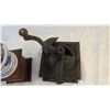 Image 3 : (3) Vintage Coffee Grinders
