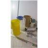 Image 3 : *Plastic Pitchers, Thermos, Cookie Press