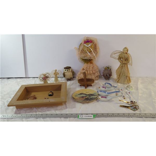 Variety of Decorative Items