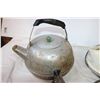Image 5 : (3) Vintage Irons (2) Kettles