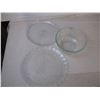 Image 2 : Clear glassware,pyrex bowl, (2) serving trays (3) beer glasses,glass bowl