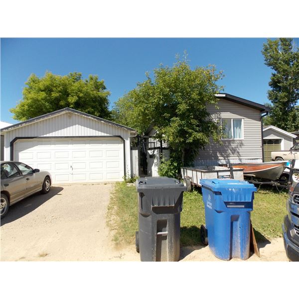 UNRESERVED  Property Lot (leased through Sunset Estate) House Trailer + Garage - 3 bedroom 2 bath