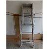 Image 3 : 5’ Aluminum Step Ladder