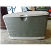 Image 2 : Rubbermaid Deck Storage Box