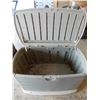 Image 3 : Rubbermaid Deck Storage Box