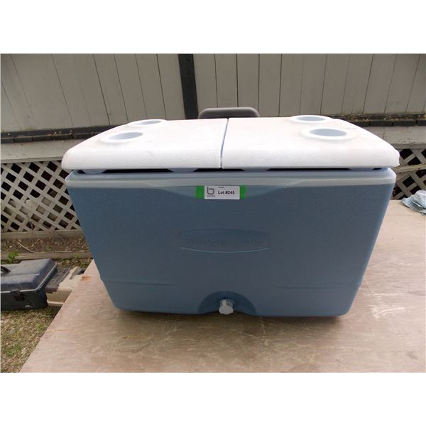 Rubbermaid Rolling Cooler