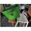 Image 1 : John Deere Tote Plastic Table