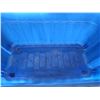 Image 2 : Rubbermaid Tote