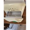 Image 2 : Polar Ice Maker-working