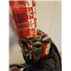 Image 5 : Christmas lights, gift bags, wrapping paper, etc