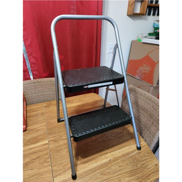 Folding 2 step ladder