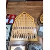 Image 2 : Garbage can, horse racing wood game, picture frames