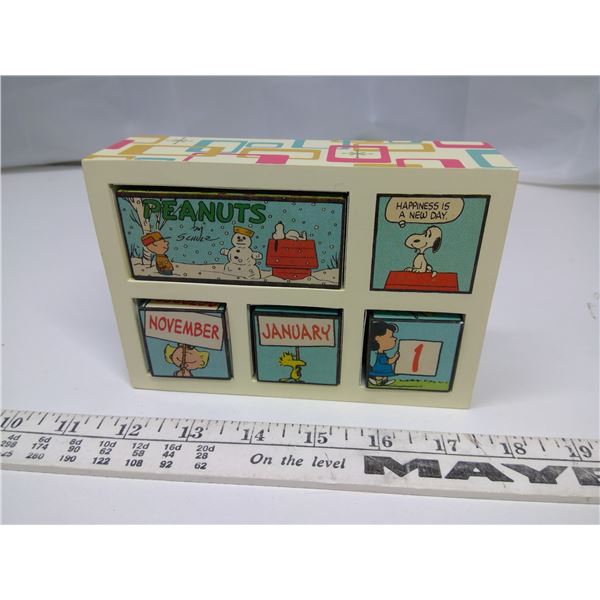 Snoopy Peanuts Charlie Brown Block Hallmark Gallery Calendar Desk