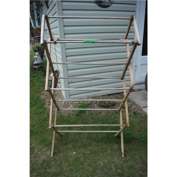 Laundry dryer, folding, vintage.