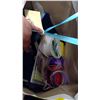 Image 5 : Ribbon and gift bags