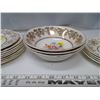 Image 4 : Alfred Meakin "Golden Posy" 22 kt. Gold BDR Chinaware Set
