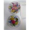 Image 2 : 2 Floral Collector's Art Plates
