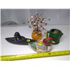 Image 3 : 4 Decorative Ornaments - Watering Can, Duck, Kayaking Inuit, and Pebble Tree