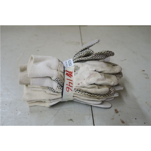 Lot of Work Gloves - Size Large