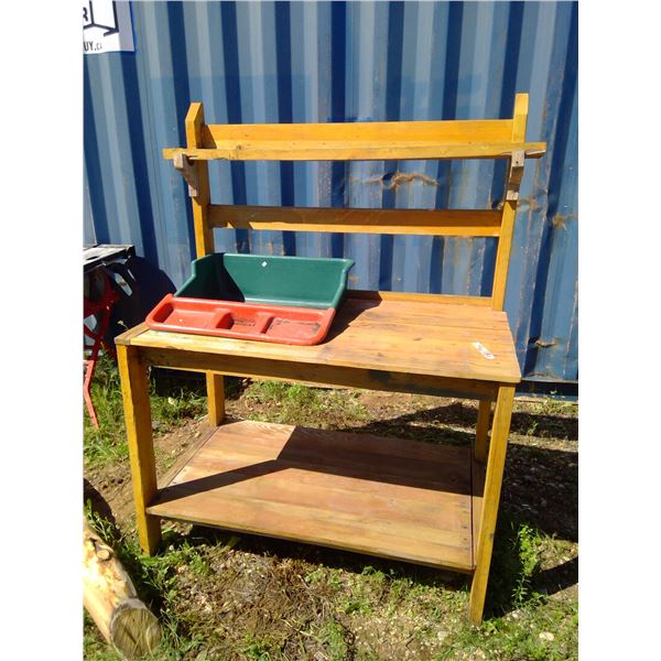 Gardeners Potters Bench 48x26x62"h (Total), 34"h Bench