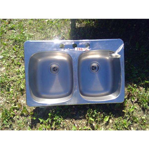 Double Sink  - 31 1/4" x 20 1/2" (Top) // 27" x 14 1/2" x 7" Deep (Bottom)