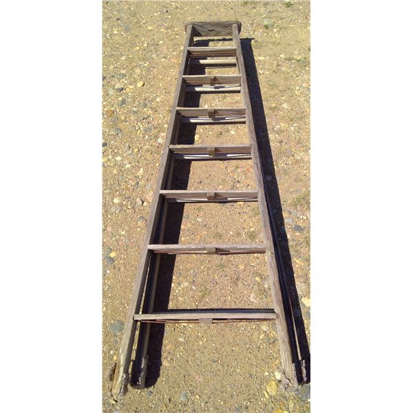 8' Wooden Step Ladder