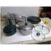 Image 1 : Lot of Pots/Oven Roaster and Extra Lids