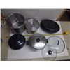 Image 2 : Lot of Pots/Oven Roaster and Extra Lids